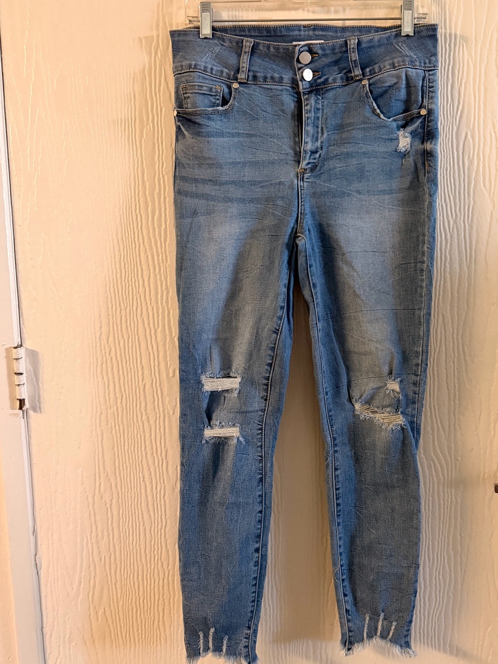 Shoe-Dazzle High-Rise Distressed Women’s Jeans - Light Blue